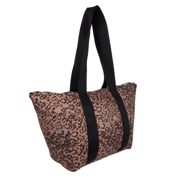 NWT AllSaints Sly East/West Reversible Large Tote in Halftone Mauve Leop… - Picture 3 of 6